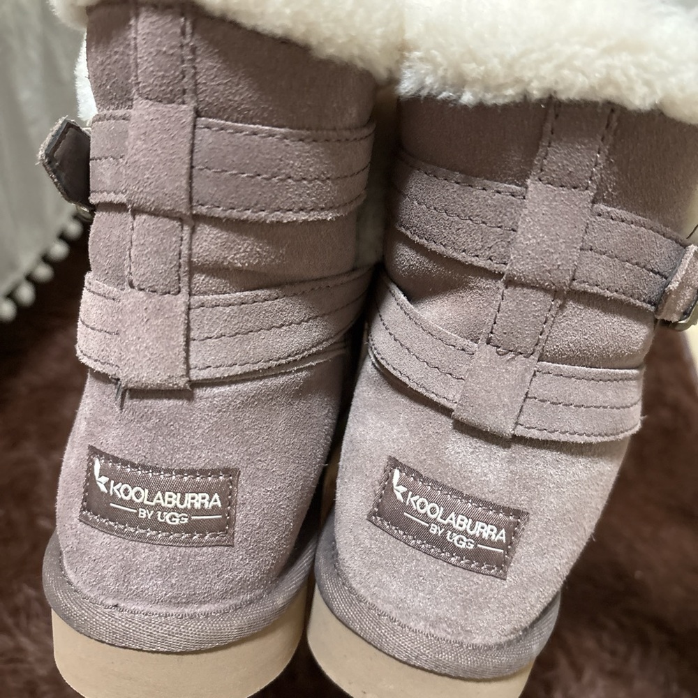 pastel purple kookaburra Uggs price is negotiable